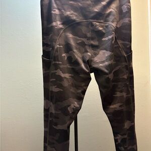Athleta Black and Gray Camo Leggings
